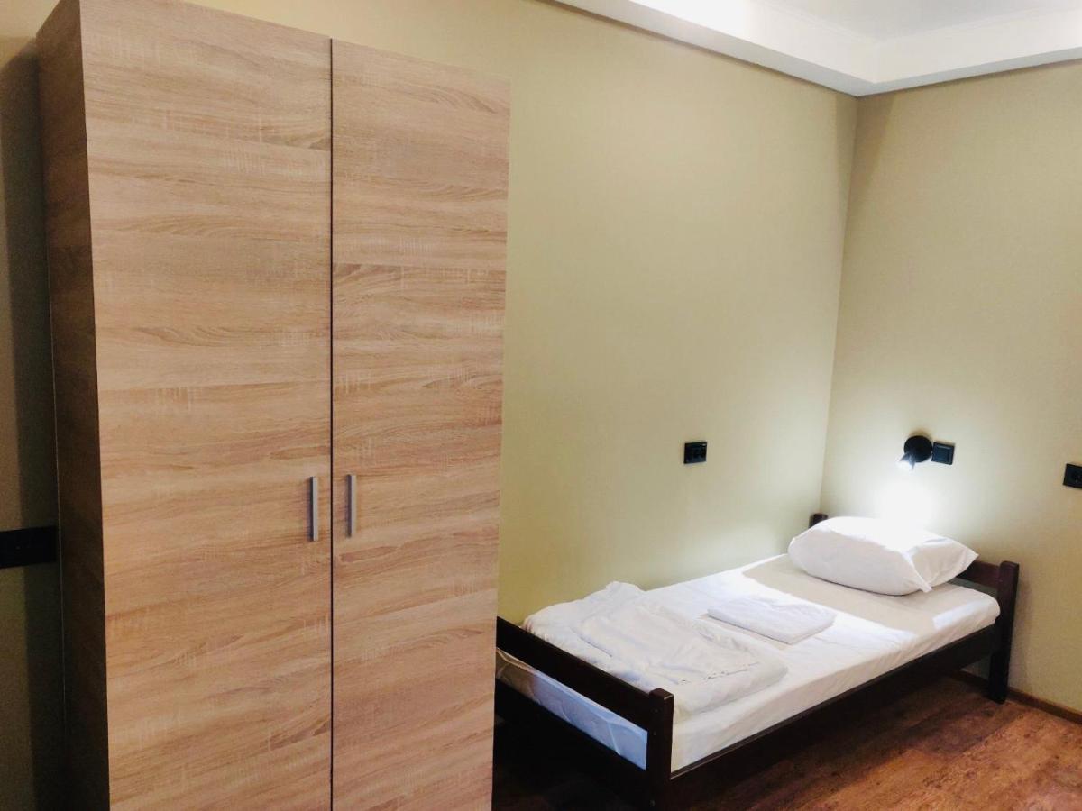 Pallet Hostel Kiev Buitenkant foto