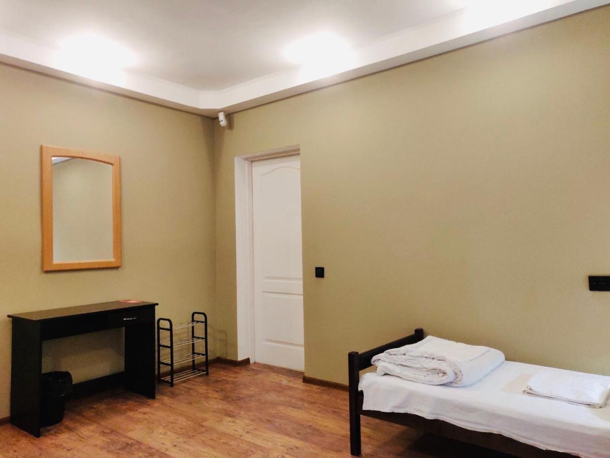 Pallet Hostel Kiev Buitenkant foto