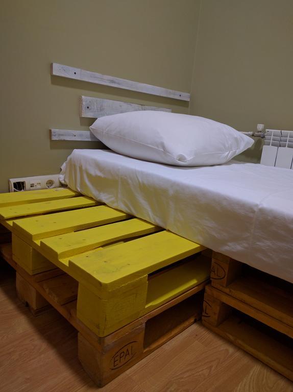 Pallet Hostel Kiev Buitenkant foto